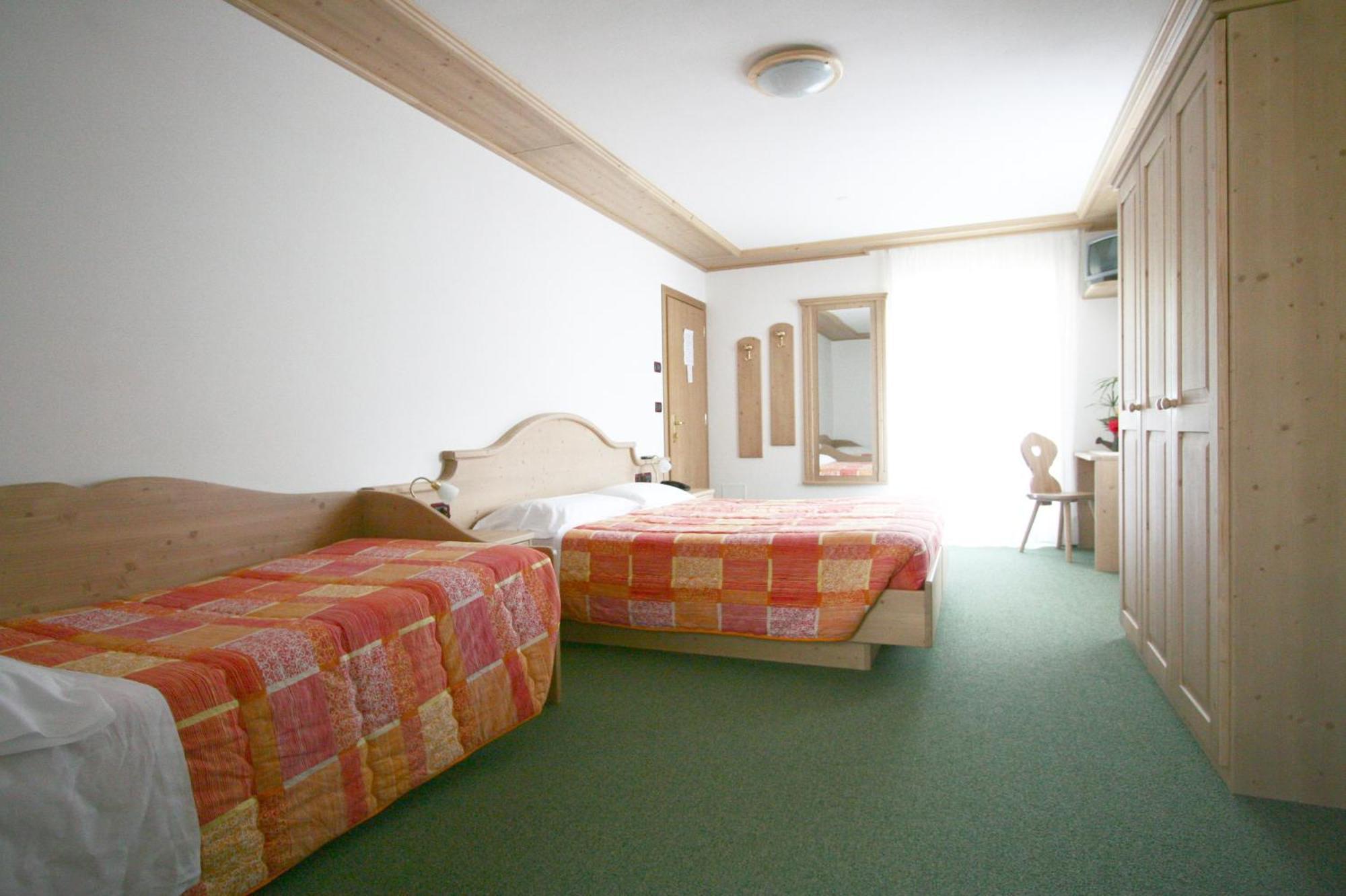 Hotel Cima Dodici Виго-ди-Фасса Экстерьер фото