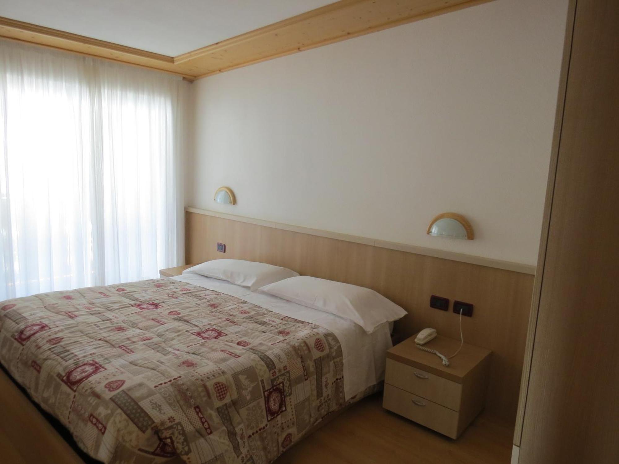 Hotel Cima Dodici Виго-ди-Фасса Номер фото